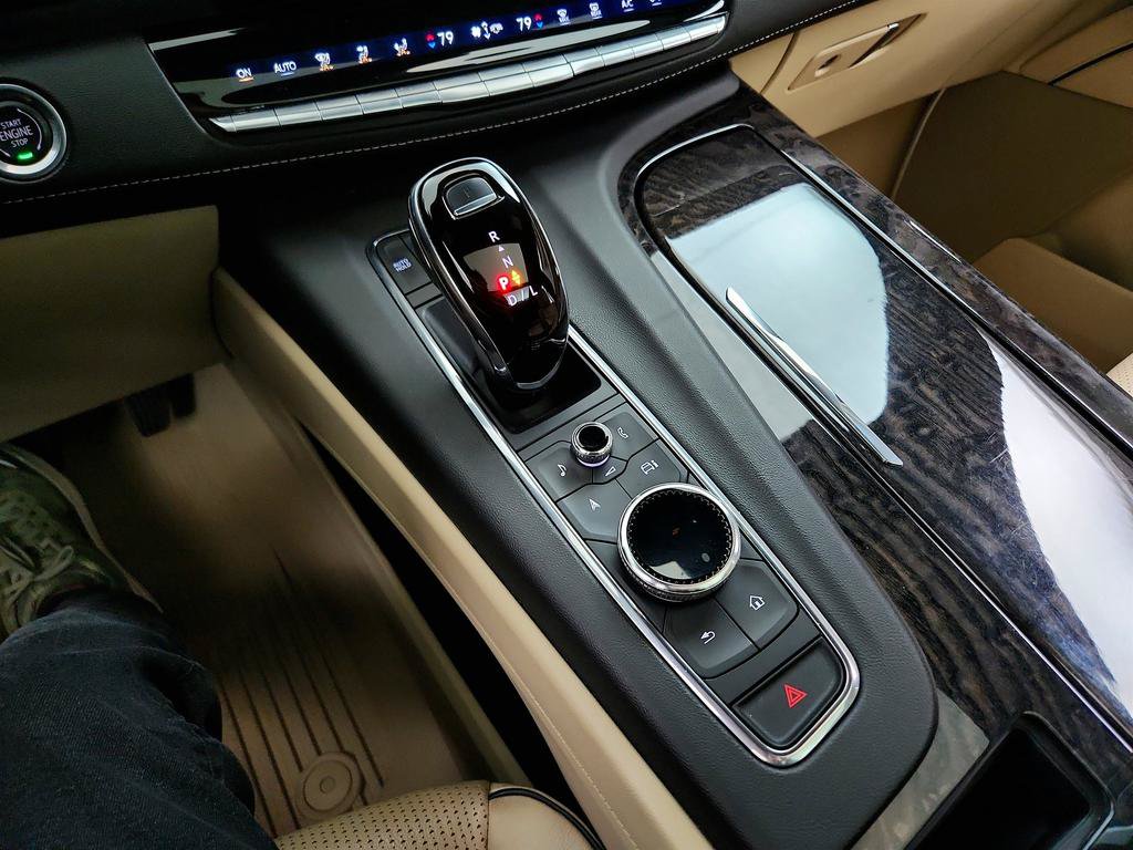 Used 2021 Cadillac Escalade Premium Luxury w/ Driver Assist Tech Package AWD/4WD image 19