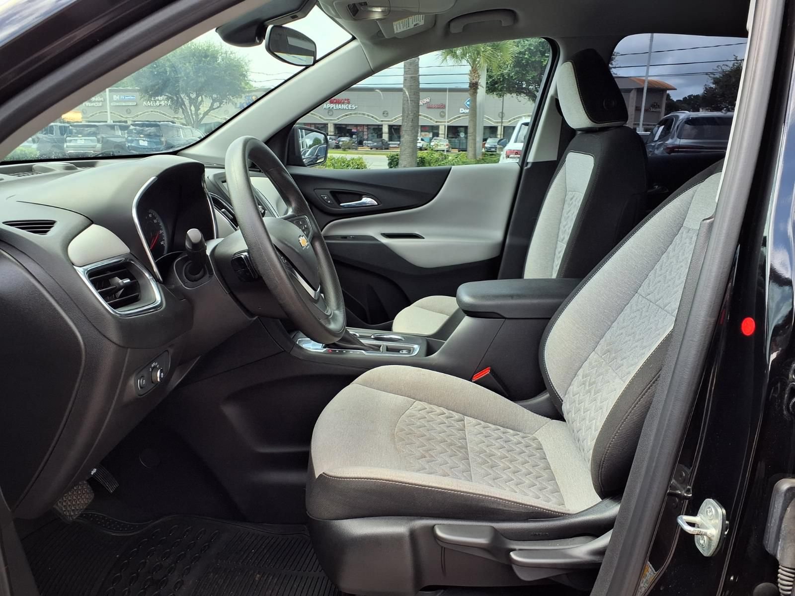 Used 2023 Chevrolet Equinox LS w/ LPO, Cargo Package FWD image 17