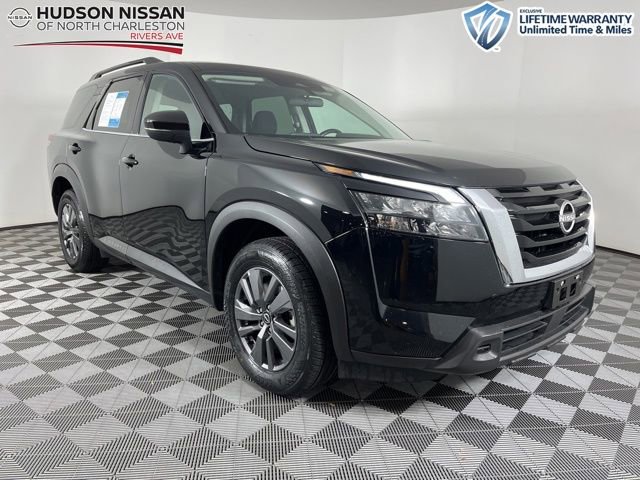 Used 2024 Nissan Pathfinder SV