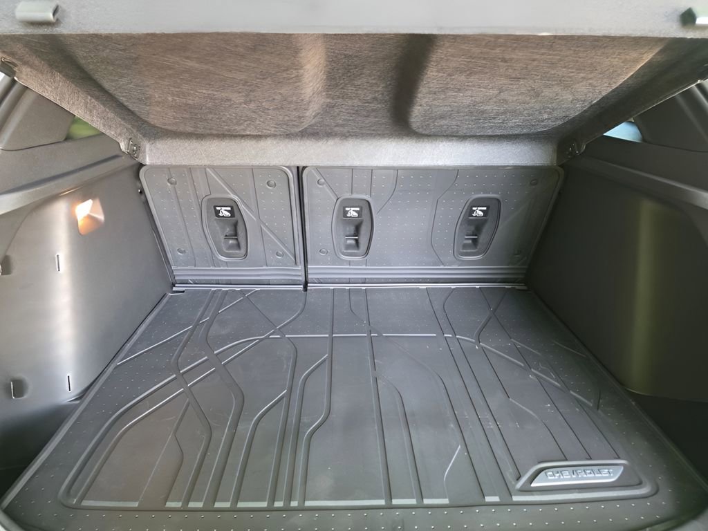 New 2026 Chevrolet Equinox LT w/ Safety and Technology Package FWD image 6