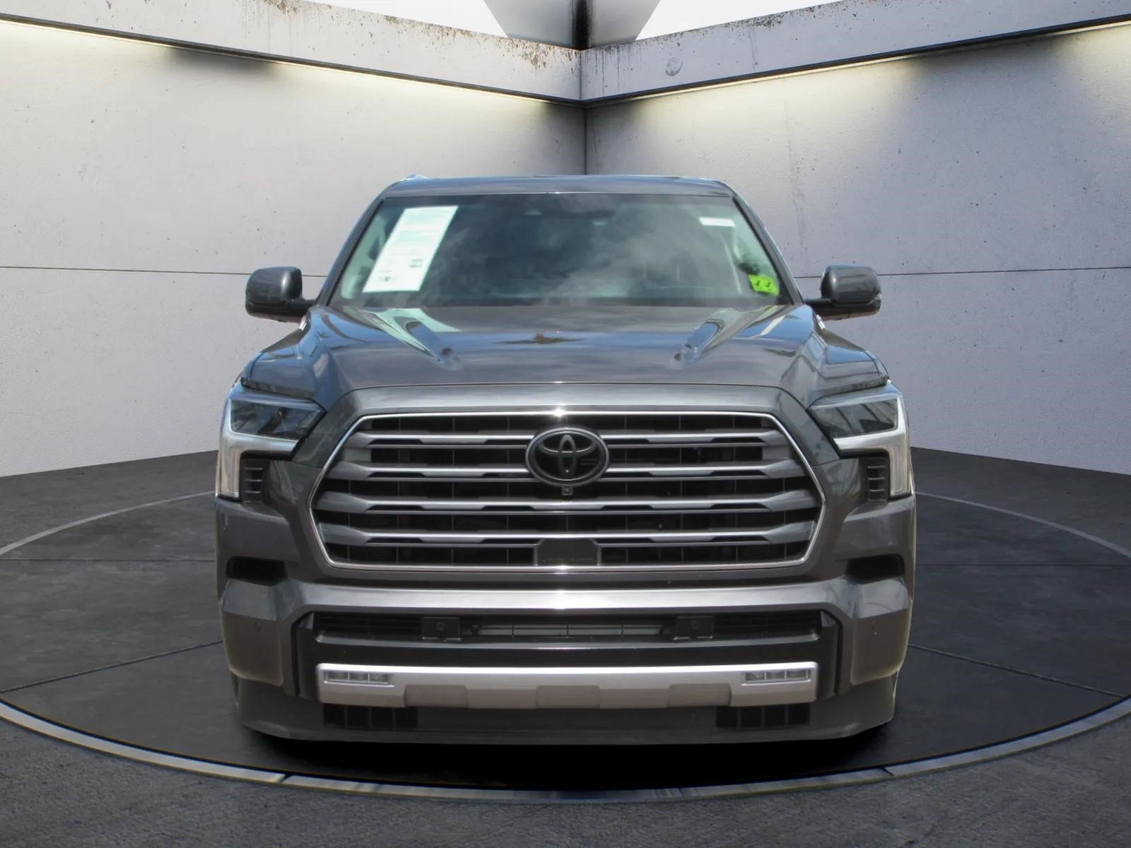 Used 2024 Toyota Sequoia Limited AWD/4WD image 3