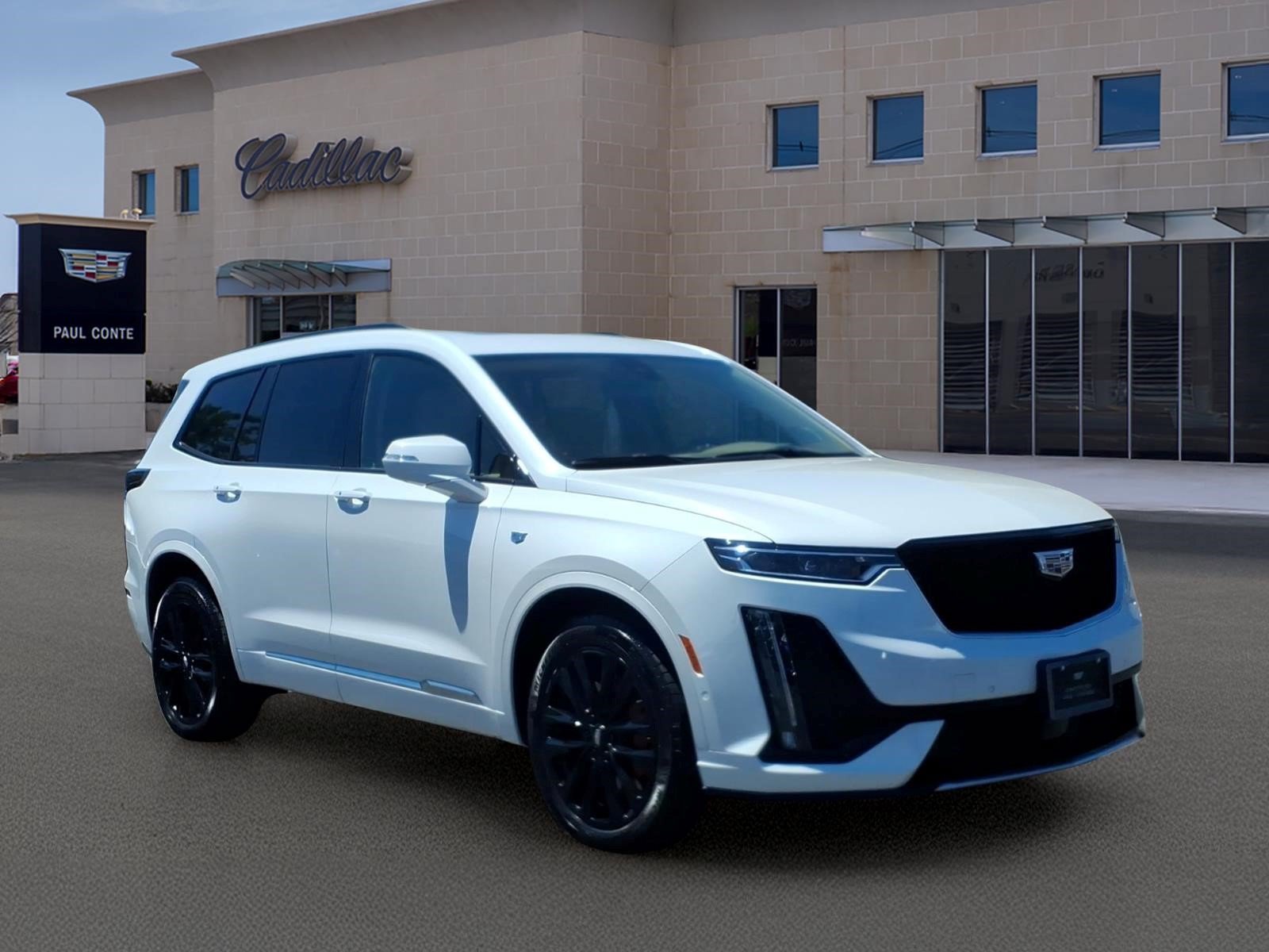 Certified 2024 Cadillac XT6 Sport w/ Platinum Package AWD/4WD image 3