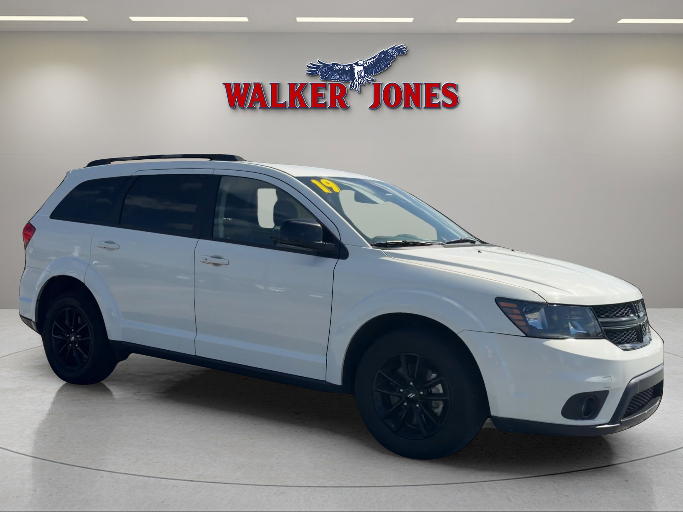 Used 2019 Dodge Journey SE FWD image 1