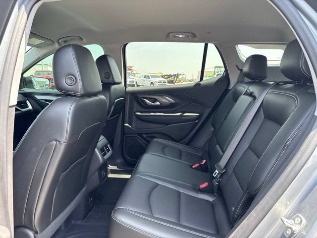 Used 2024 GMC Terrain SLT w/ Tech Package FWD image 18