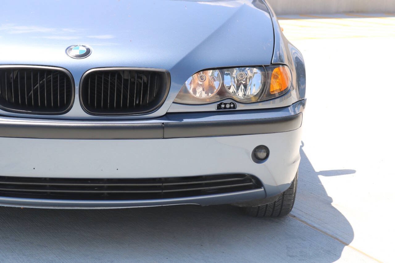Used 2004 BMW 325xi Sedan AWD/4WD image 17