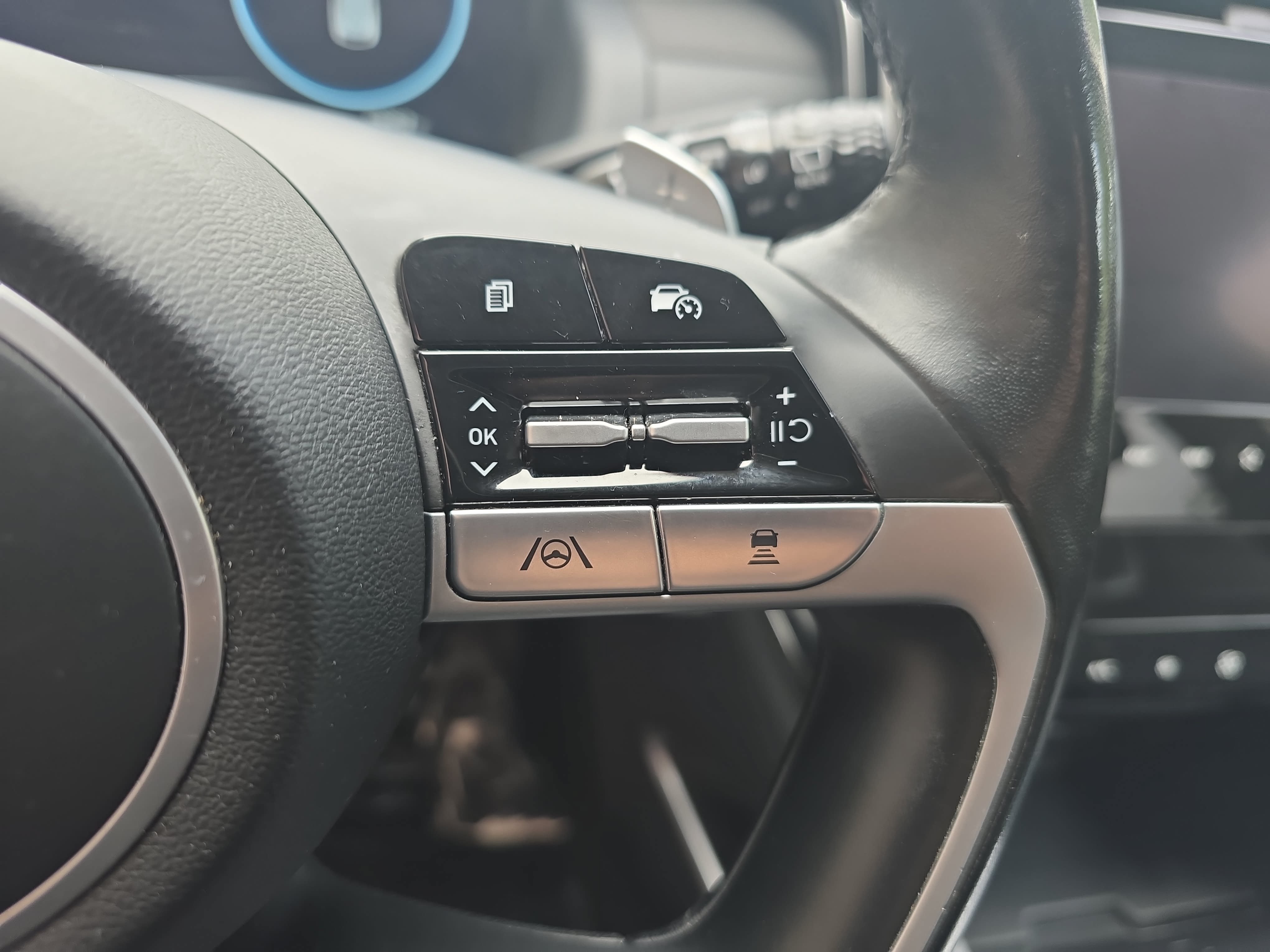 Used 2024 Hyundai Tucson Limited AWD/4WD image 17