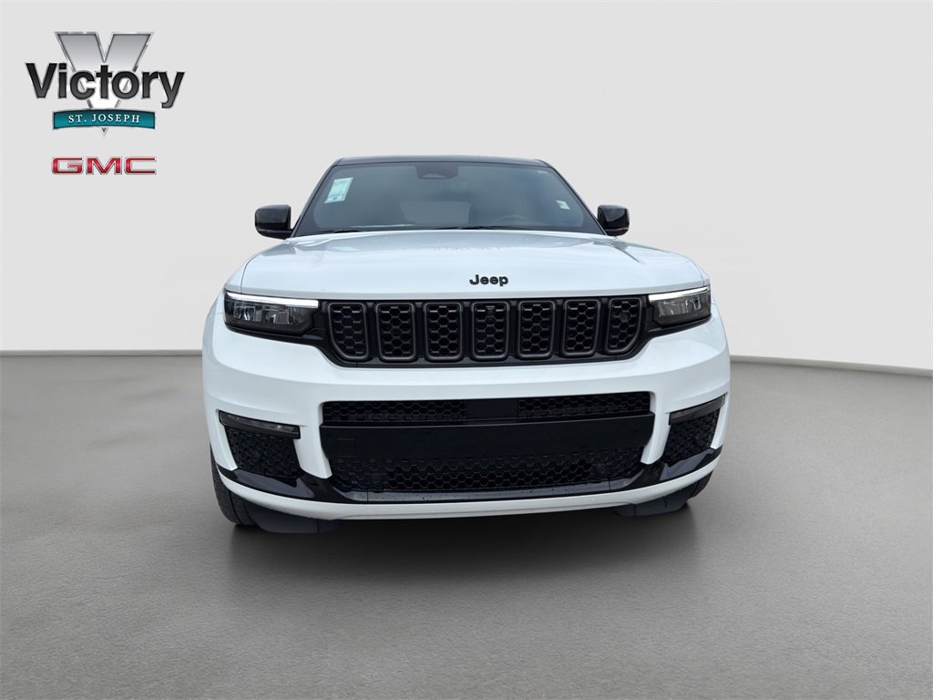 Used 2025 Jeep Grand Cherokee L Summit w/ Advanced Protech Group IV image 3