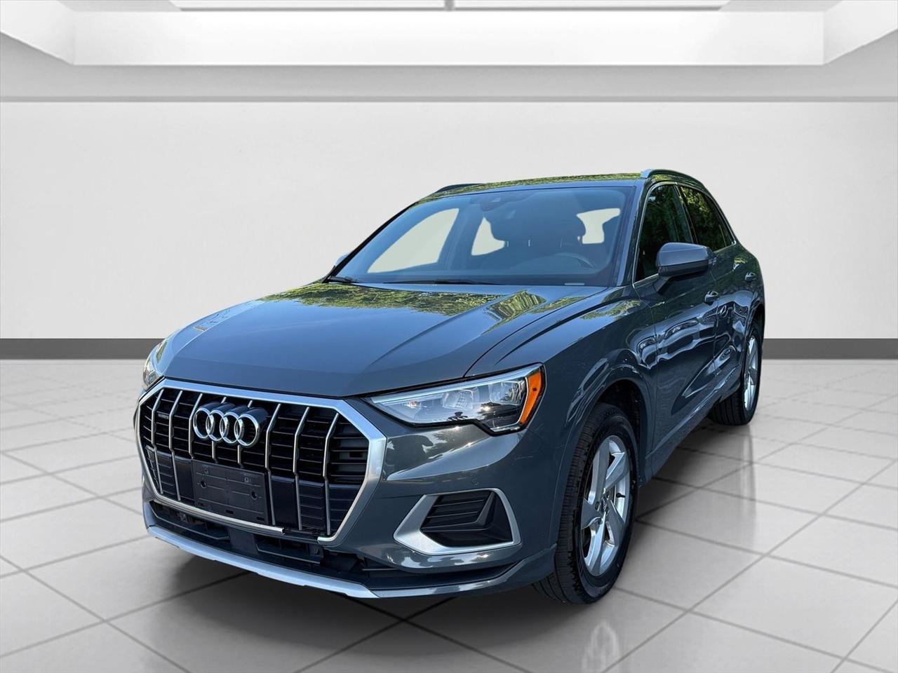 Used 2020 Audi Q3 2.0T Premium w/ Convenience Package AWD/4WD image 9