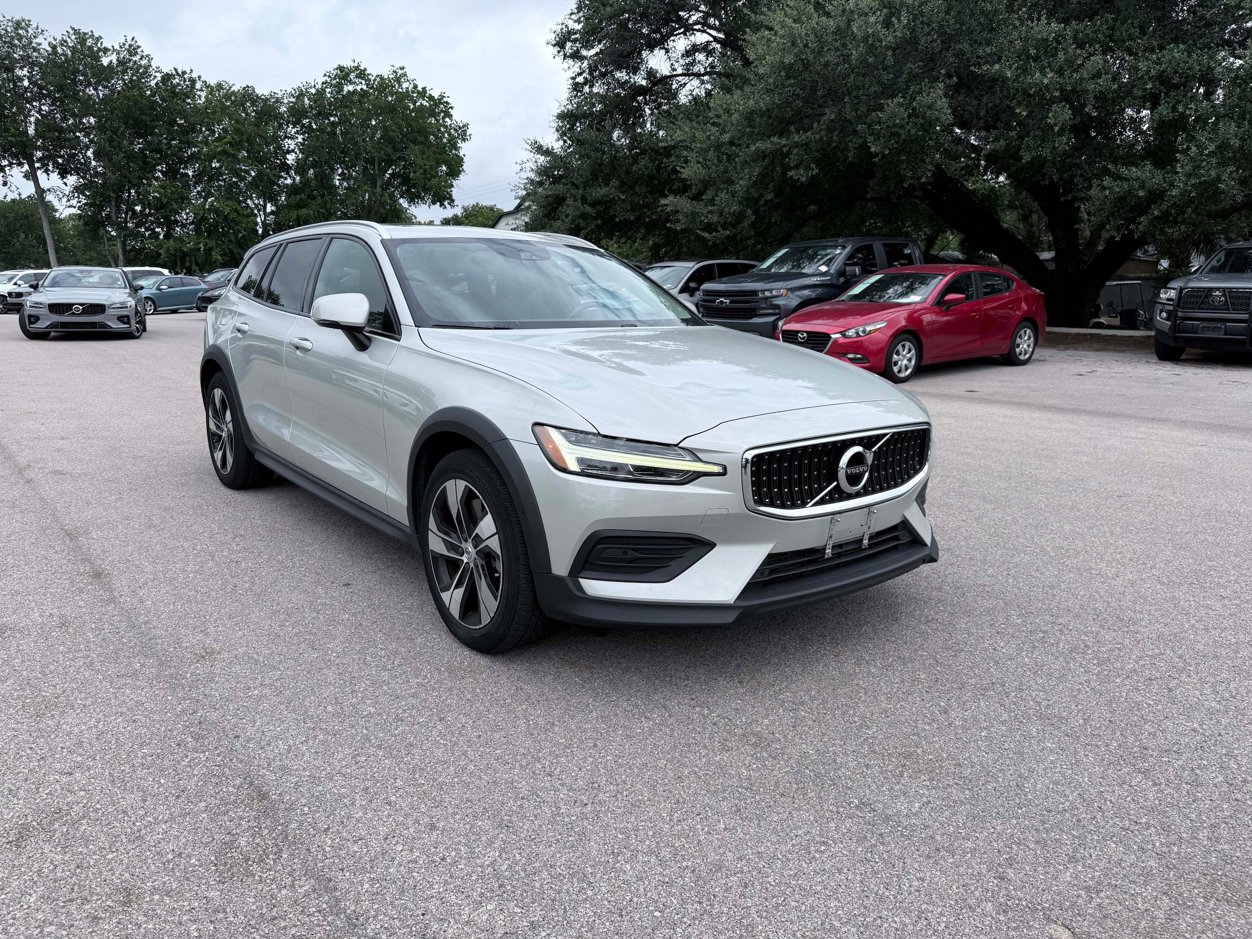 Used 2020 Volvo V60 T5 Cross Country AWD/4WD image 7