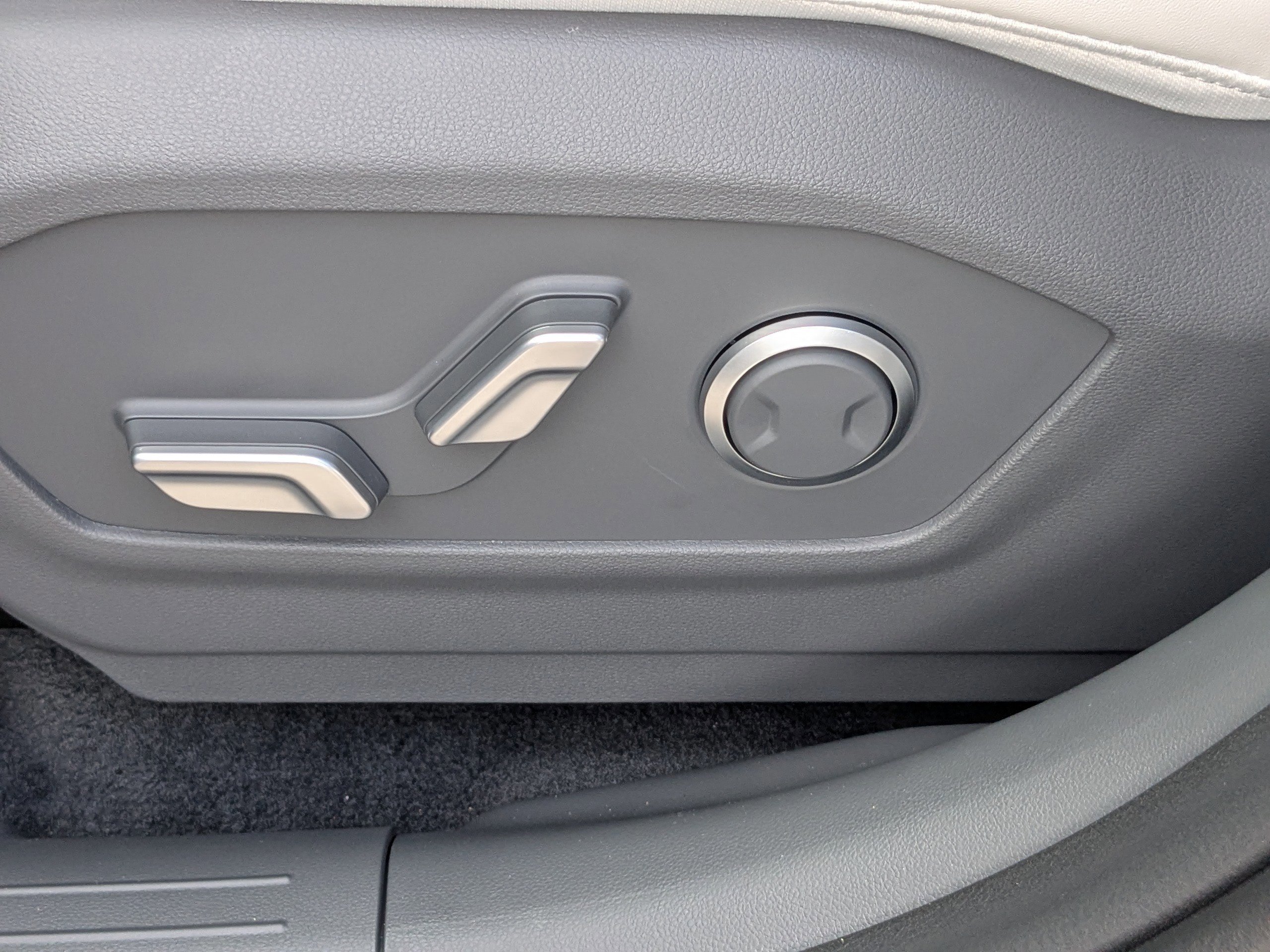 New 2026 Hyundai Santa Fe SEL FWD image 21