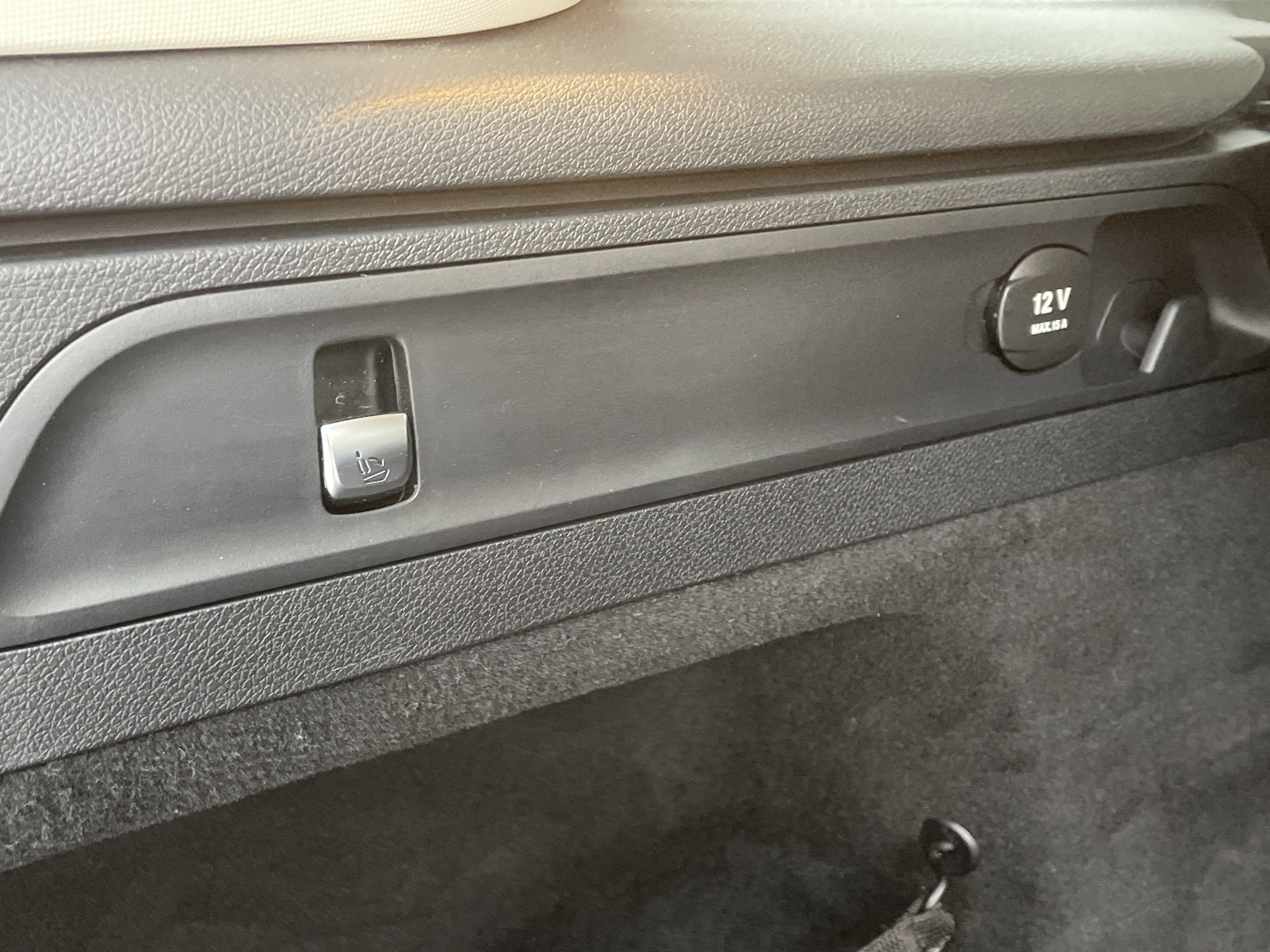 Used 2019 Mercedes-Benz GLC 300 image 11