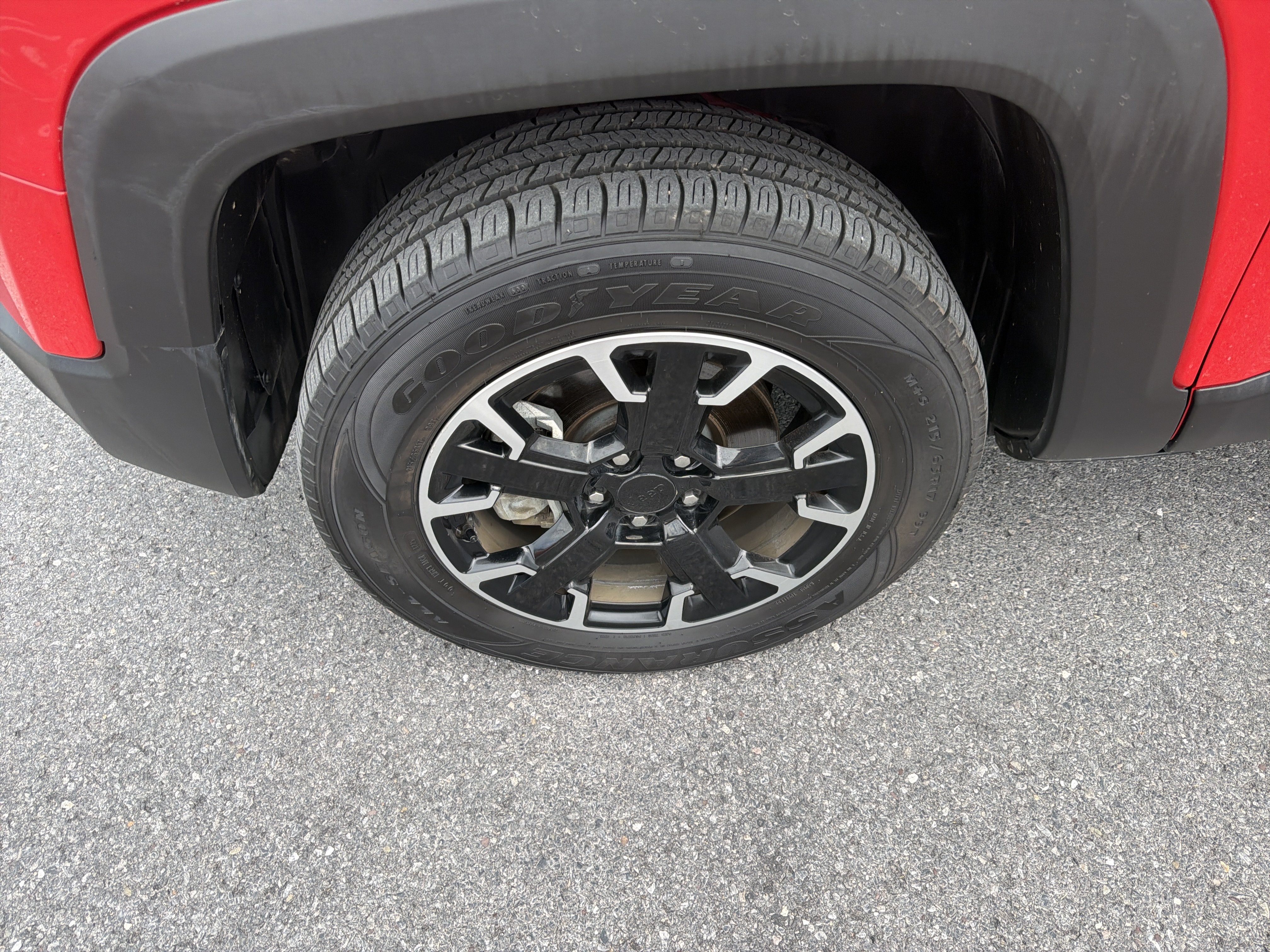 Used 2023 Jeep Renegade Latitude AWD/4WD image 11