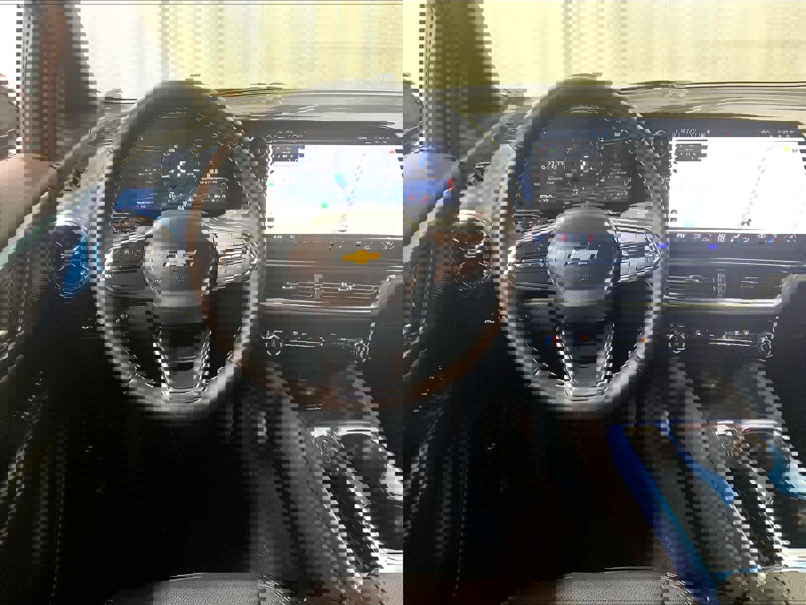 Used 2025 Chevrolet Equinox EV LT w/ Convenience Package image 18