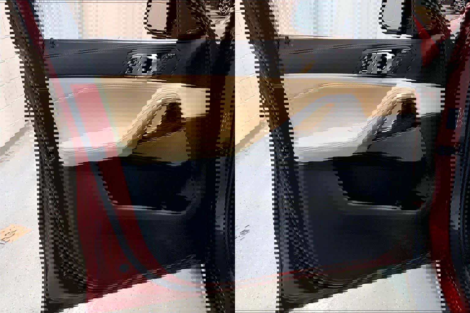 Used 2021 BMW X6 xDrive40i w/ Premium Package image 21