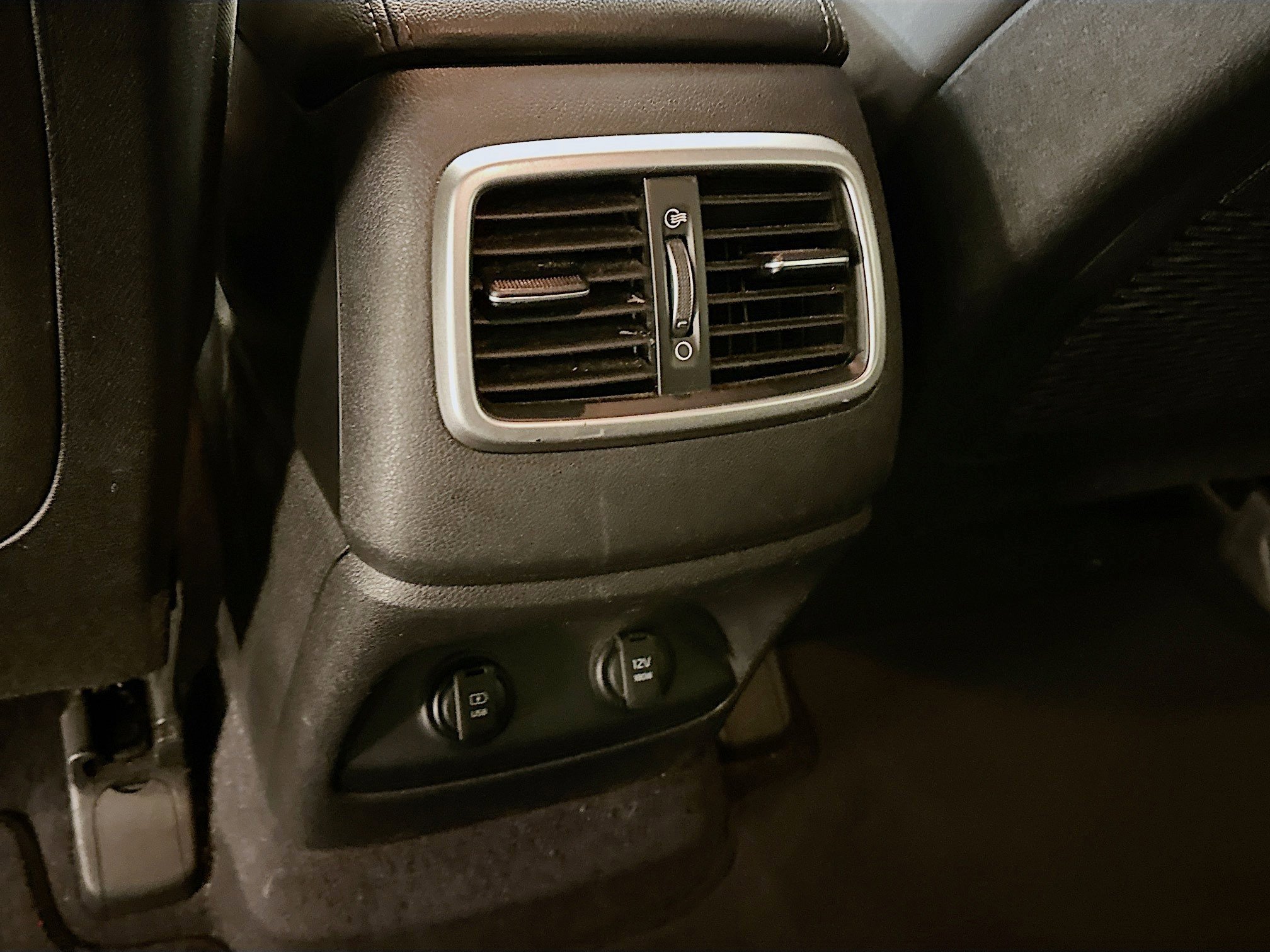 Used 2017 Kia Sorento LX w/ LX Convenience Package image 27