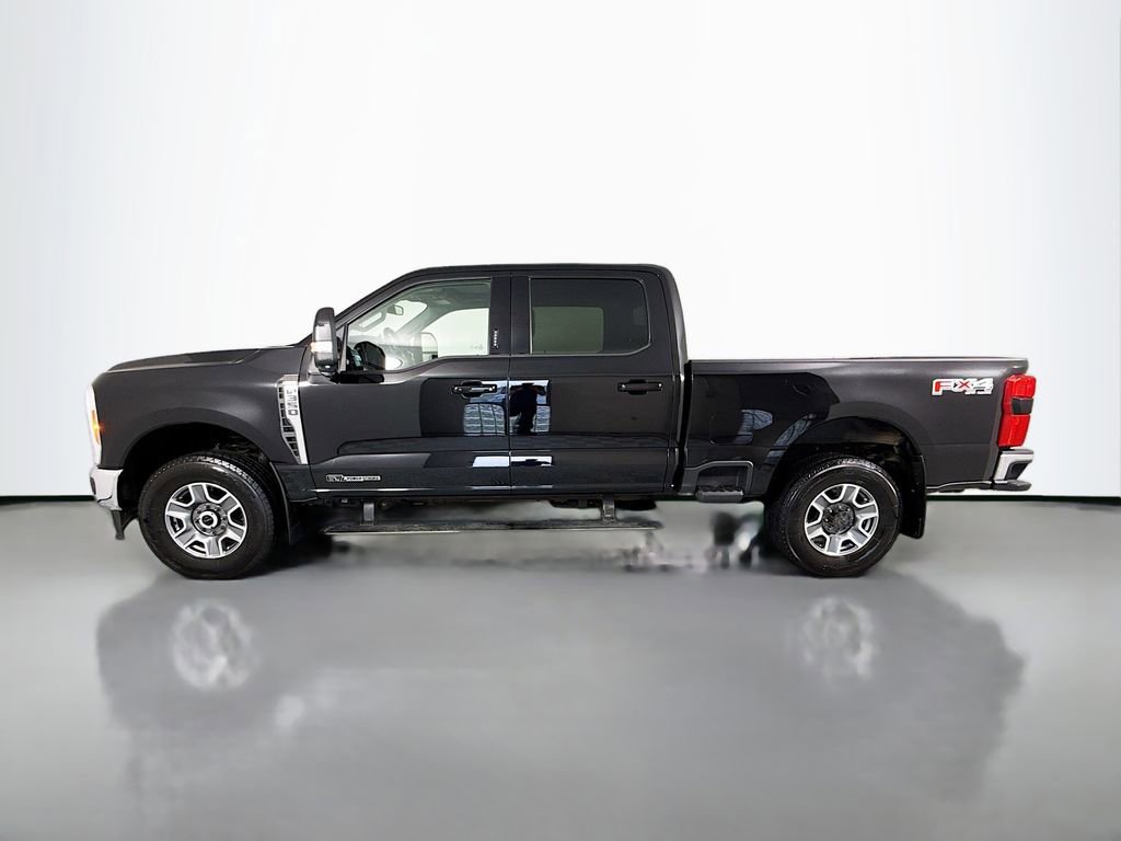 Used 2023 Ford F350 Lariat w/ Lariat Ultimate Package AWD/4WD image 2