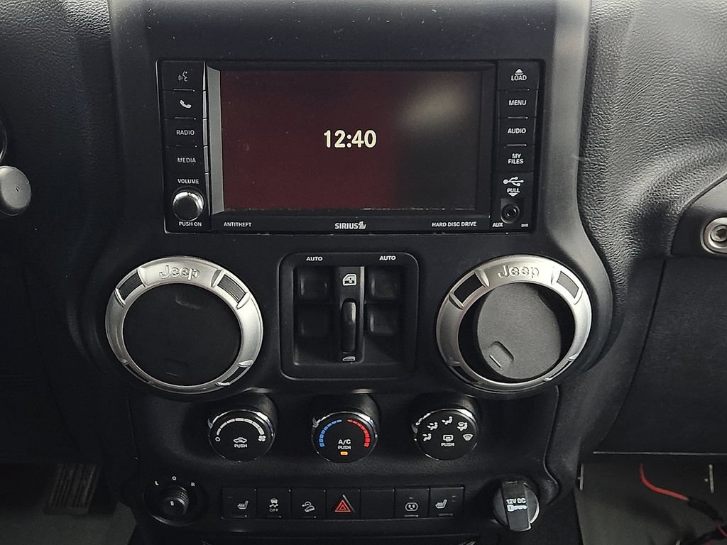 Used 2013 Jeep Wrangler Unlimited Sahara w/ Connectivity Group AWD/4WD image 11
