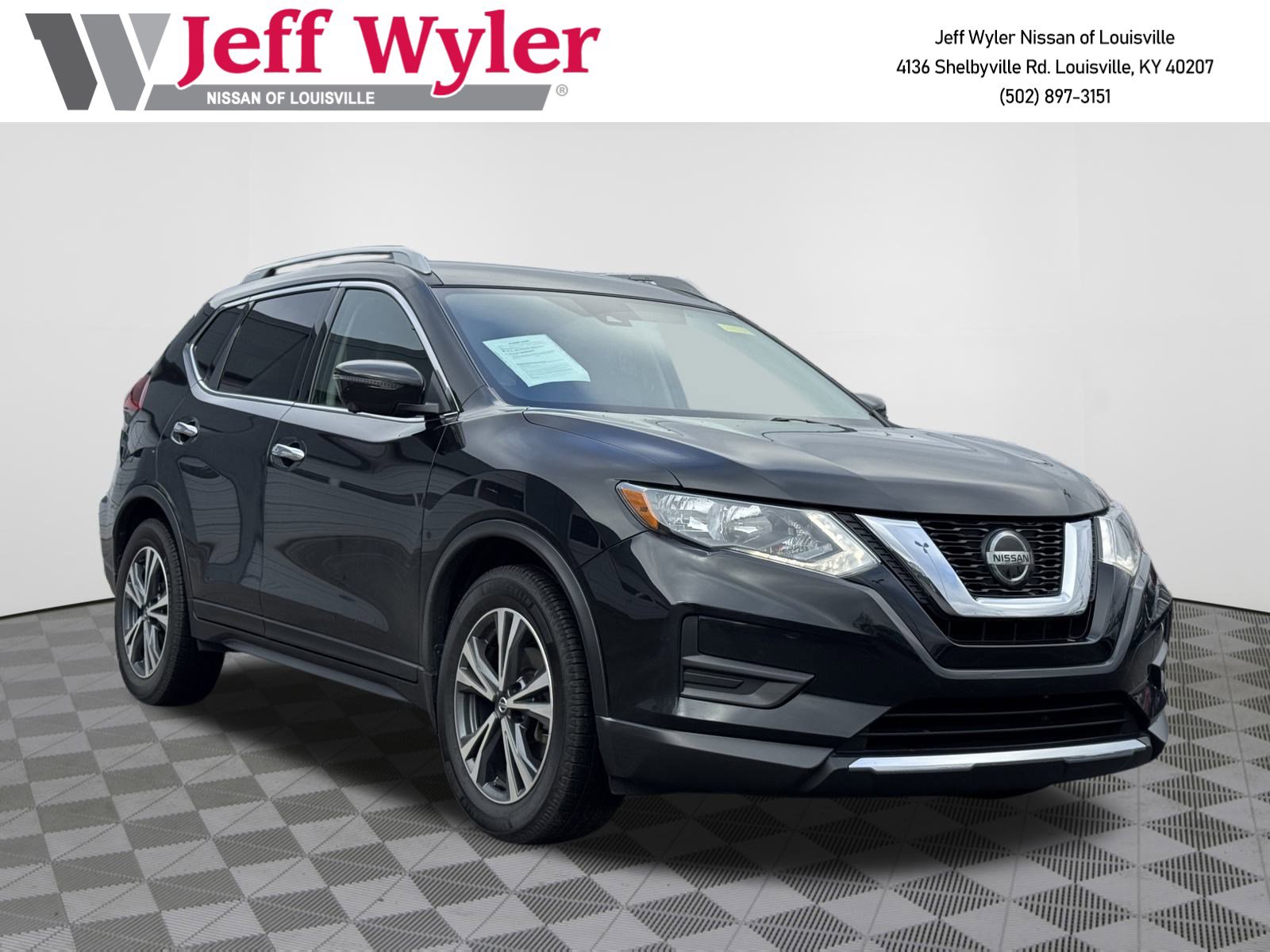 Used 2019 Nissan Rogue SV w/ Premium Package image 1