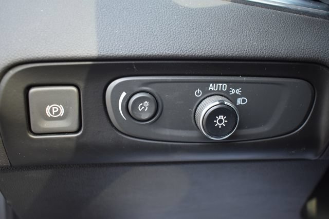 Used 2018 Buick Enclave Essence w/ Trailering Package FWD image 25