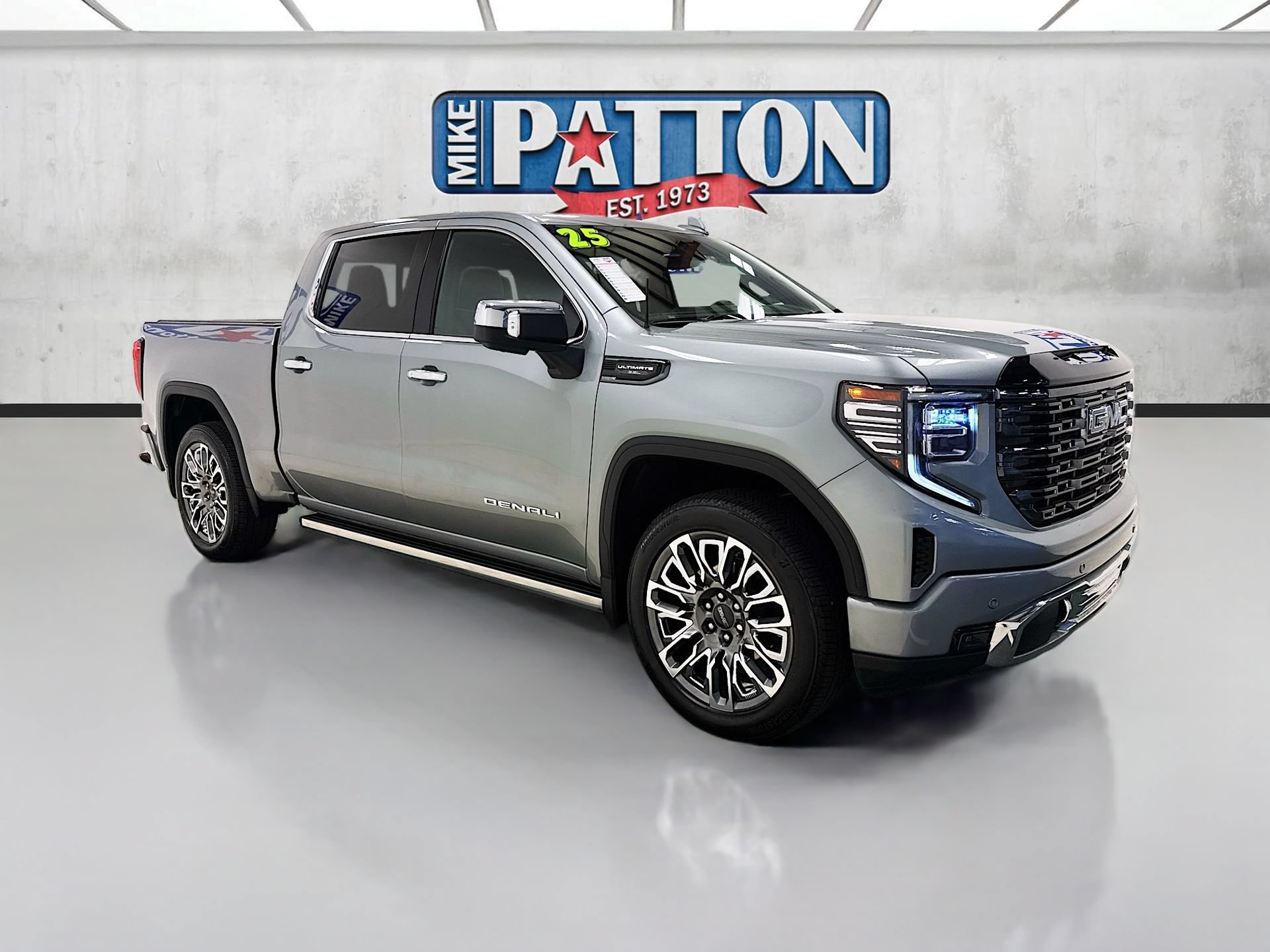 Used 2025 GMC Sierra 1500 Denali Ultimate AWD/4WD image 1