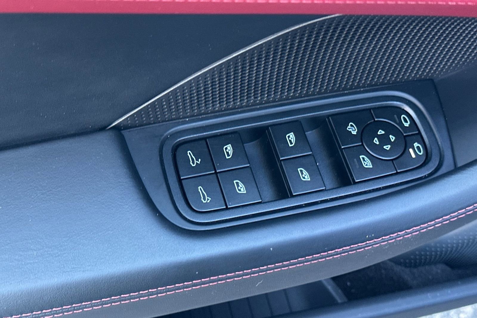 Used 2024 Porsche Panamera image 13