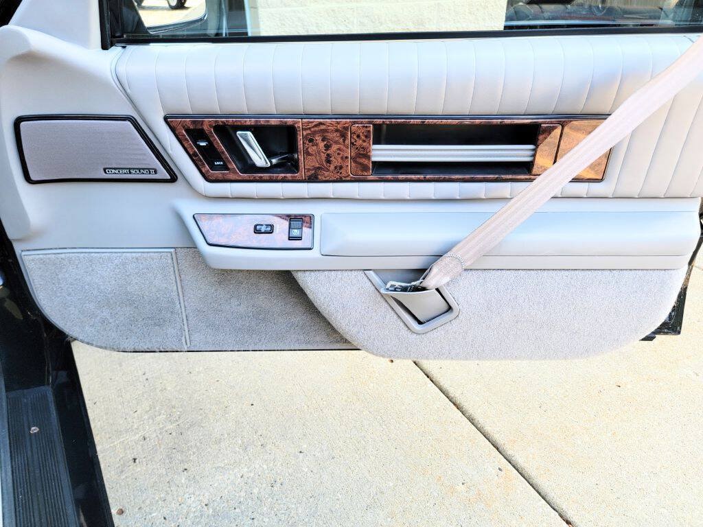 Used 1994 Buick Regal Custom FWD image 18