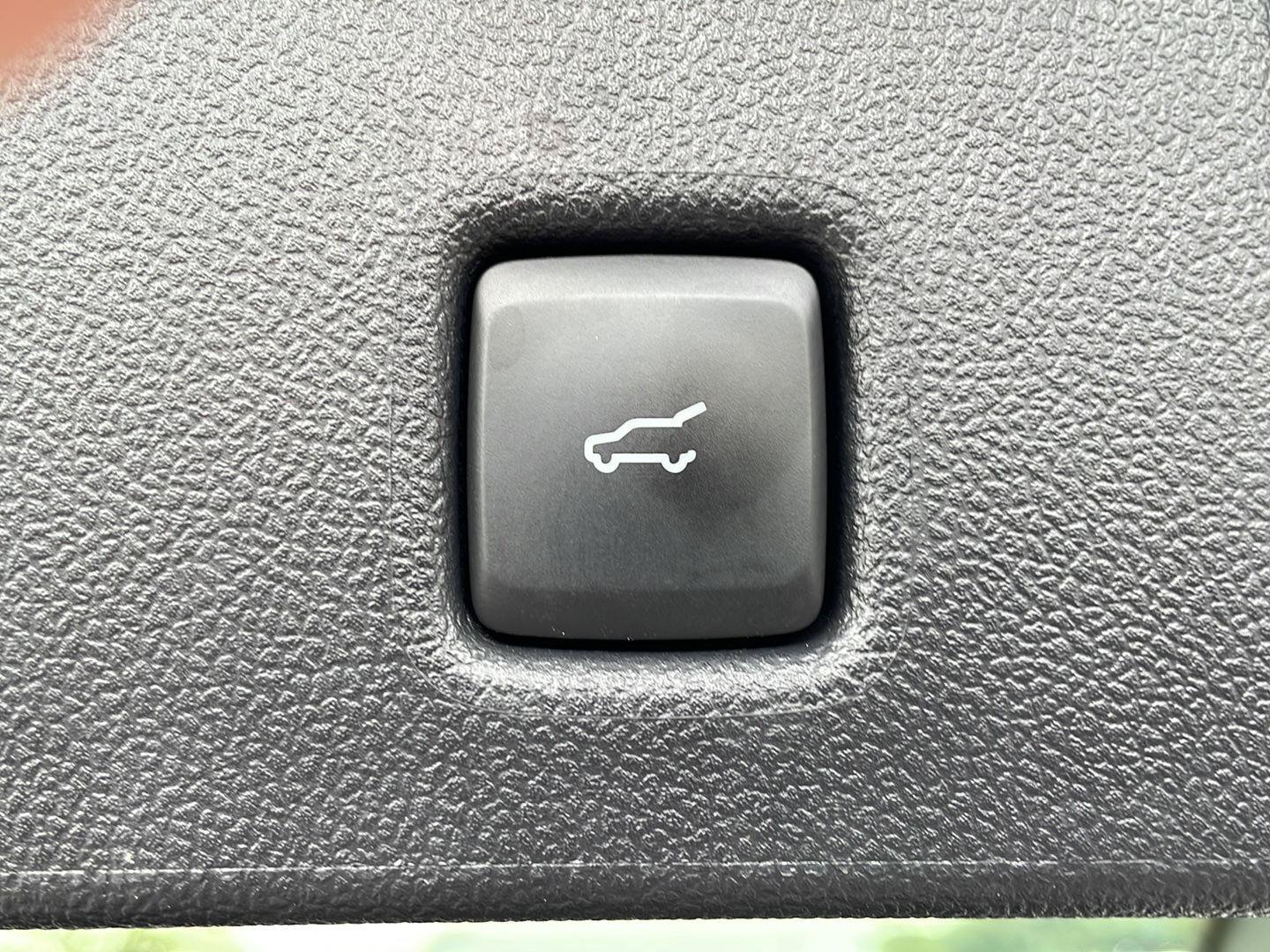 Used 2025 Ford Escape Active w/ Active Premium Tech Pack FWD image 28