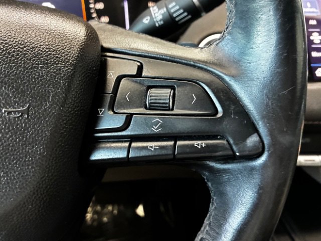 Used 2019 Cadillac XT4 Premium Luxury image 21