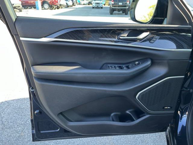 New 2024 Jeep Grand Cherokee Trailhawk w/ Advanced Protech Group II image 37