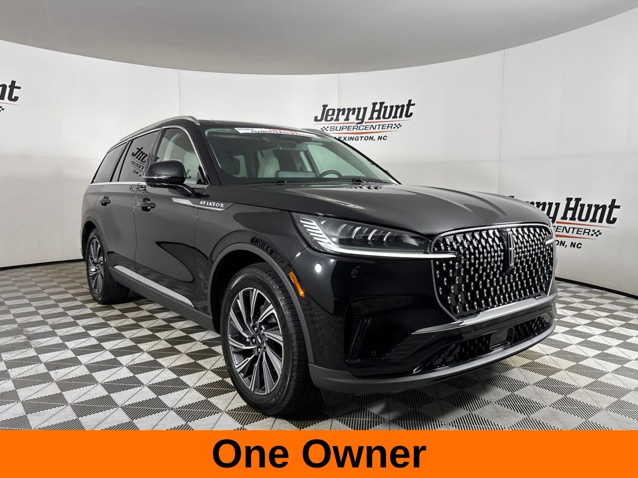Used 2026 Lincoln Aviator 2WD image 4
