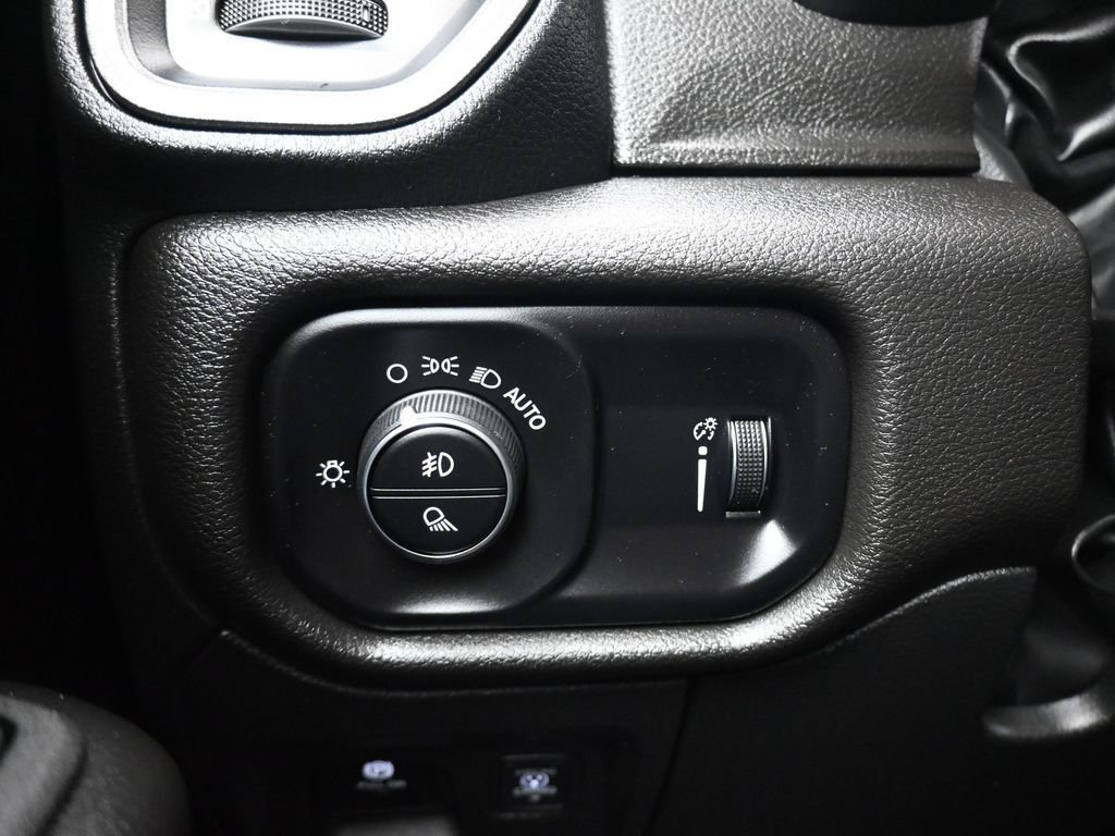 Used 2025 RAM 1500 Tradesman w/ Night Edition AWD/4WD image 29