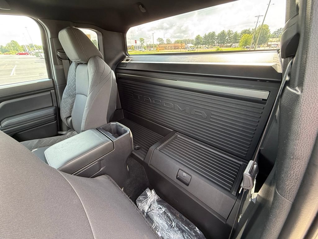 Certified 2025 Toyota Tacoma SR AWD/4WD image 29