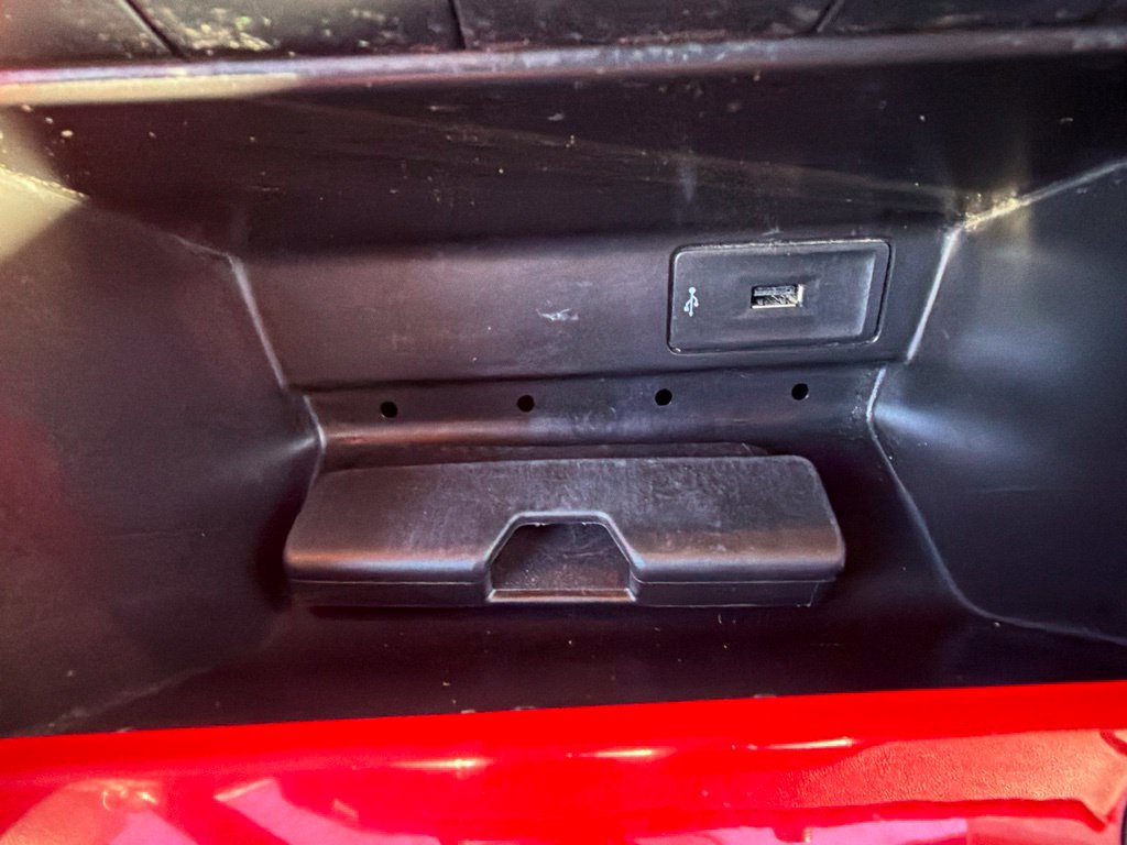 Used 2019 Volkswagen Beetle 2.0T SE FWD image 33