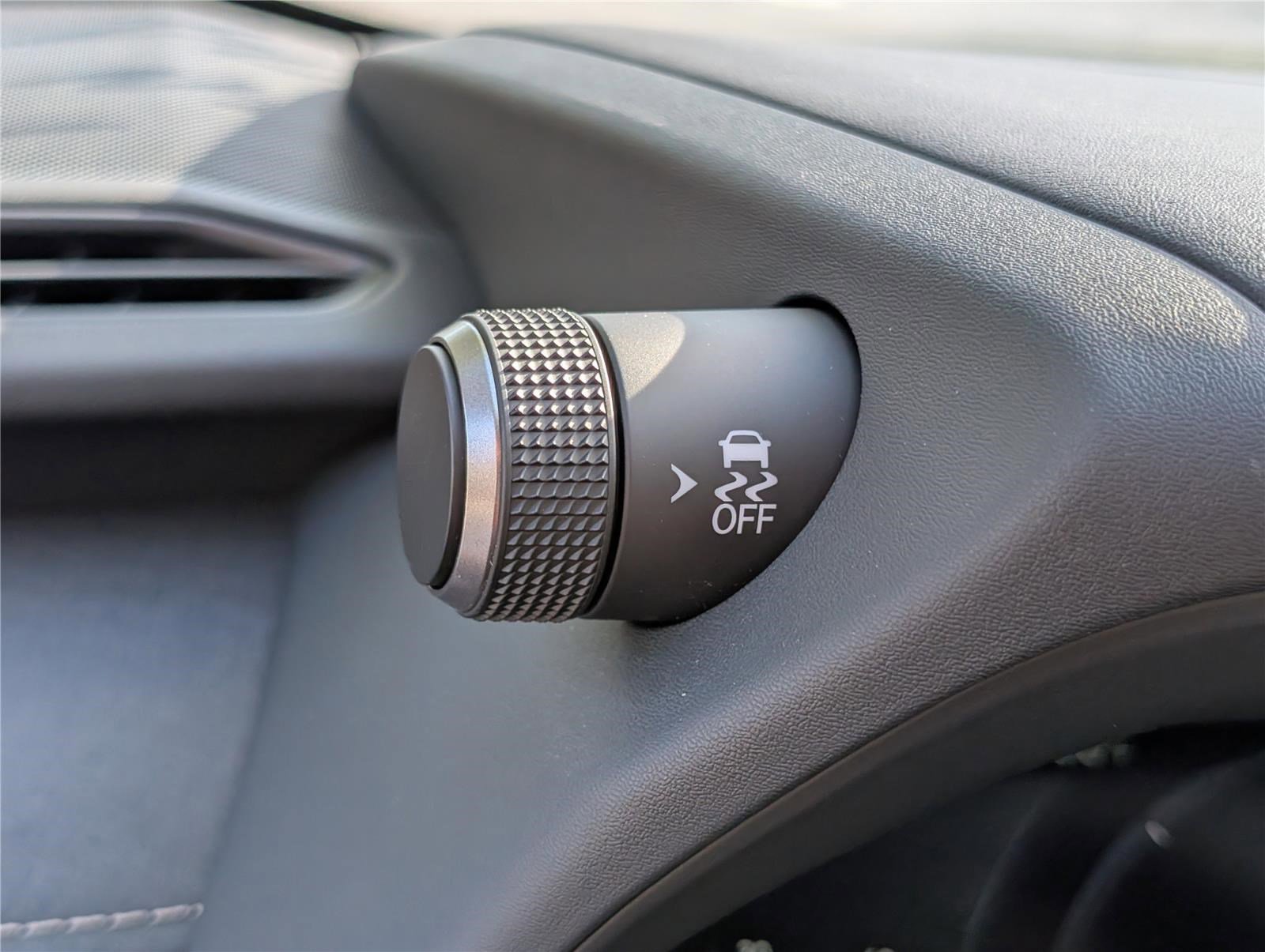 New 2026 Lexus UX 300h AWD image 18