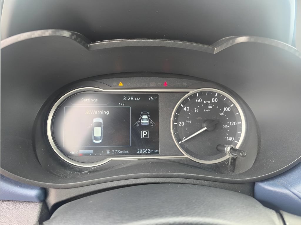 Used 2025 Nissan Versa SV FWD image 17