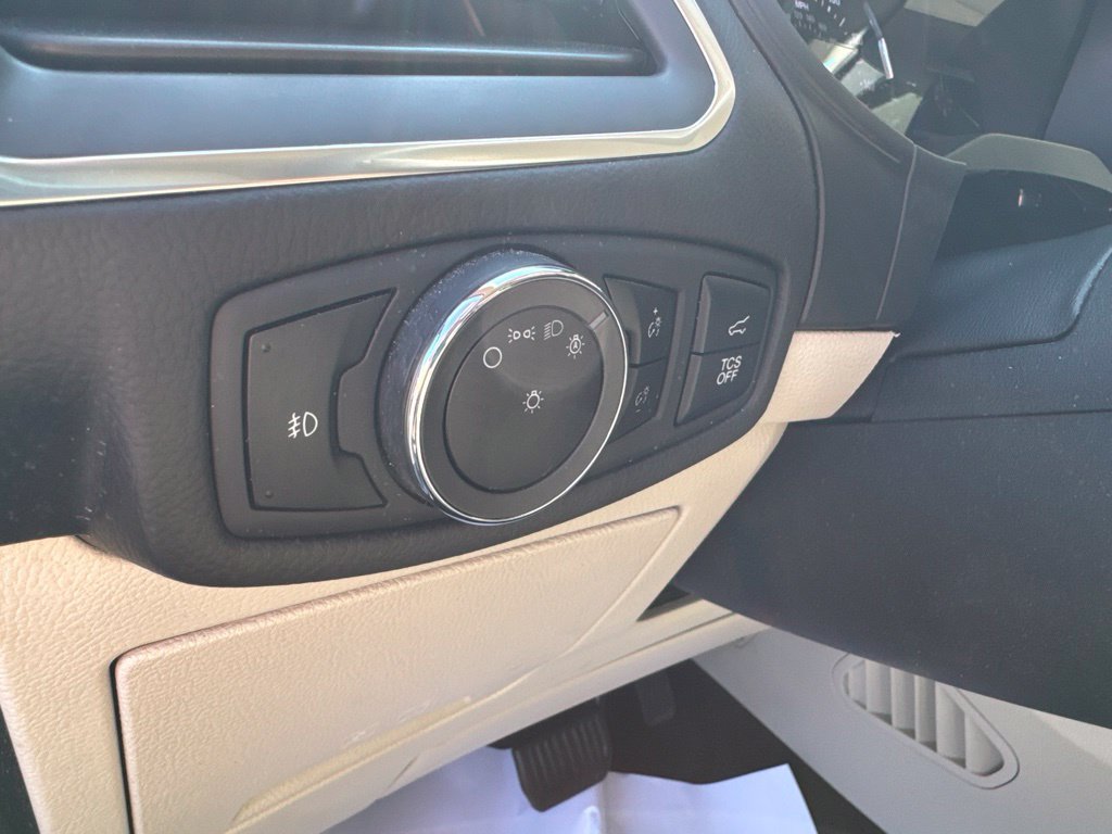 Used 2024 Ford Edge Titanium AWD/4WD image 18