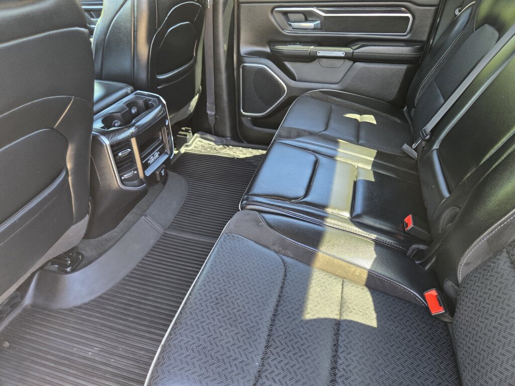 Used 2024 RAM 1500 Laramie AWD/4WD image 10