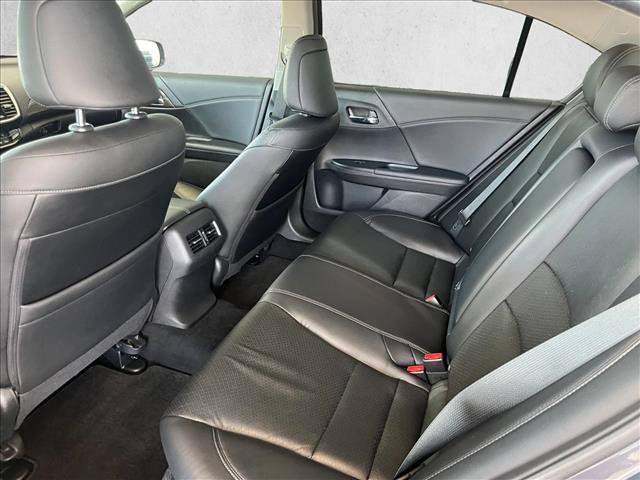 Used 2016 Honda Accord EX-L image 10