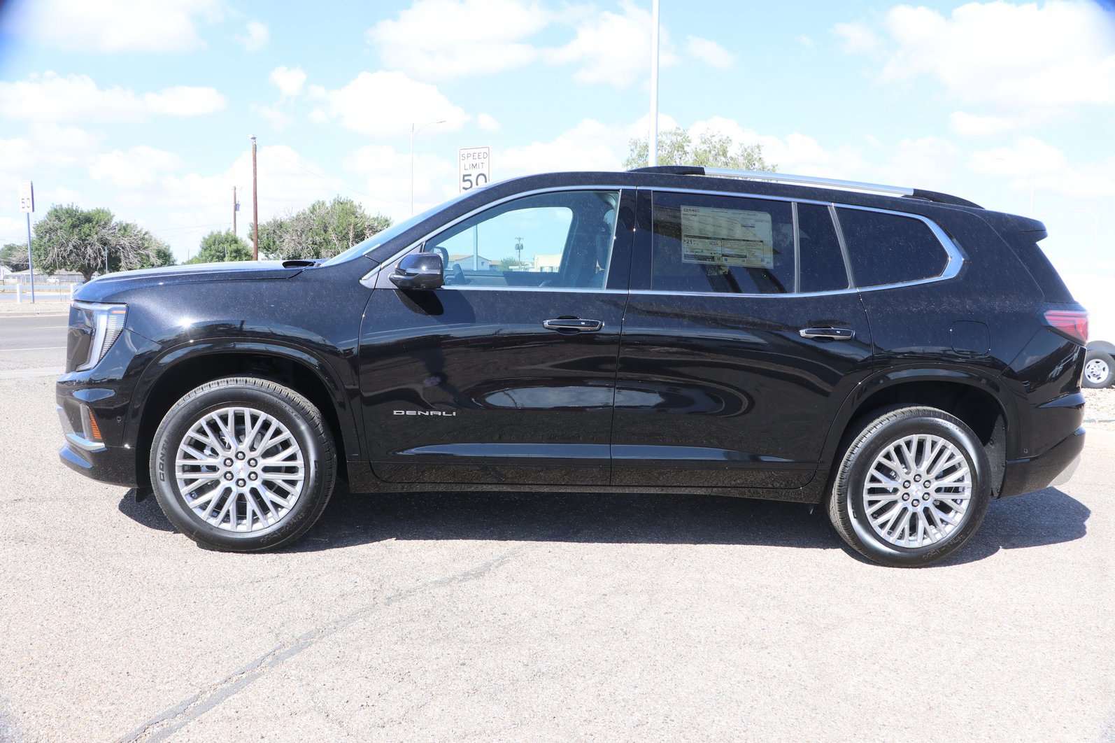 New 2026 GMC Acadia Denali w/ Super Cruise Package AWD/4WD image 4