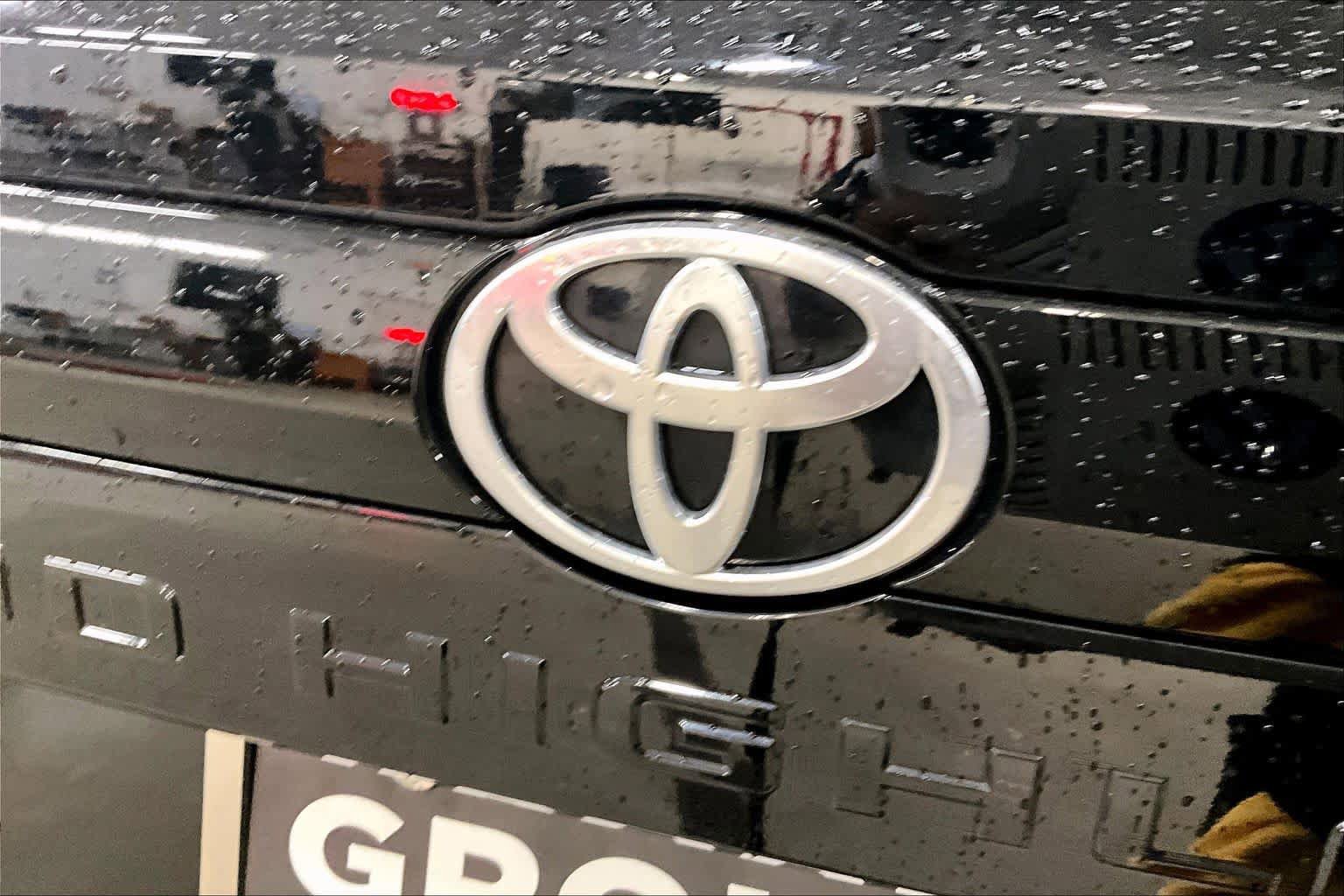 Used 2024 Toyota Grand Highlander XLE image 30