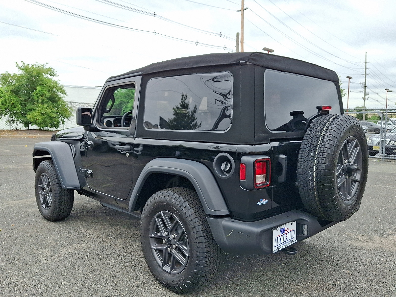 Used 2024 Jeep Wrangler Sport S image 5