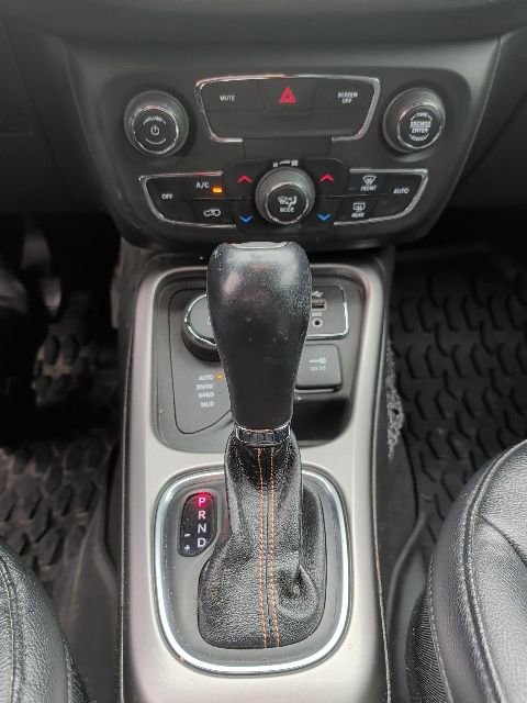 Used 2017 Jeep Compass Latitude w/ Popular Equipment Group AWD/4WD image 17