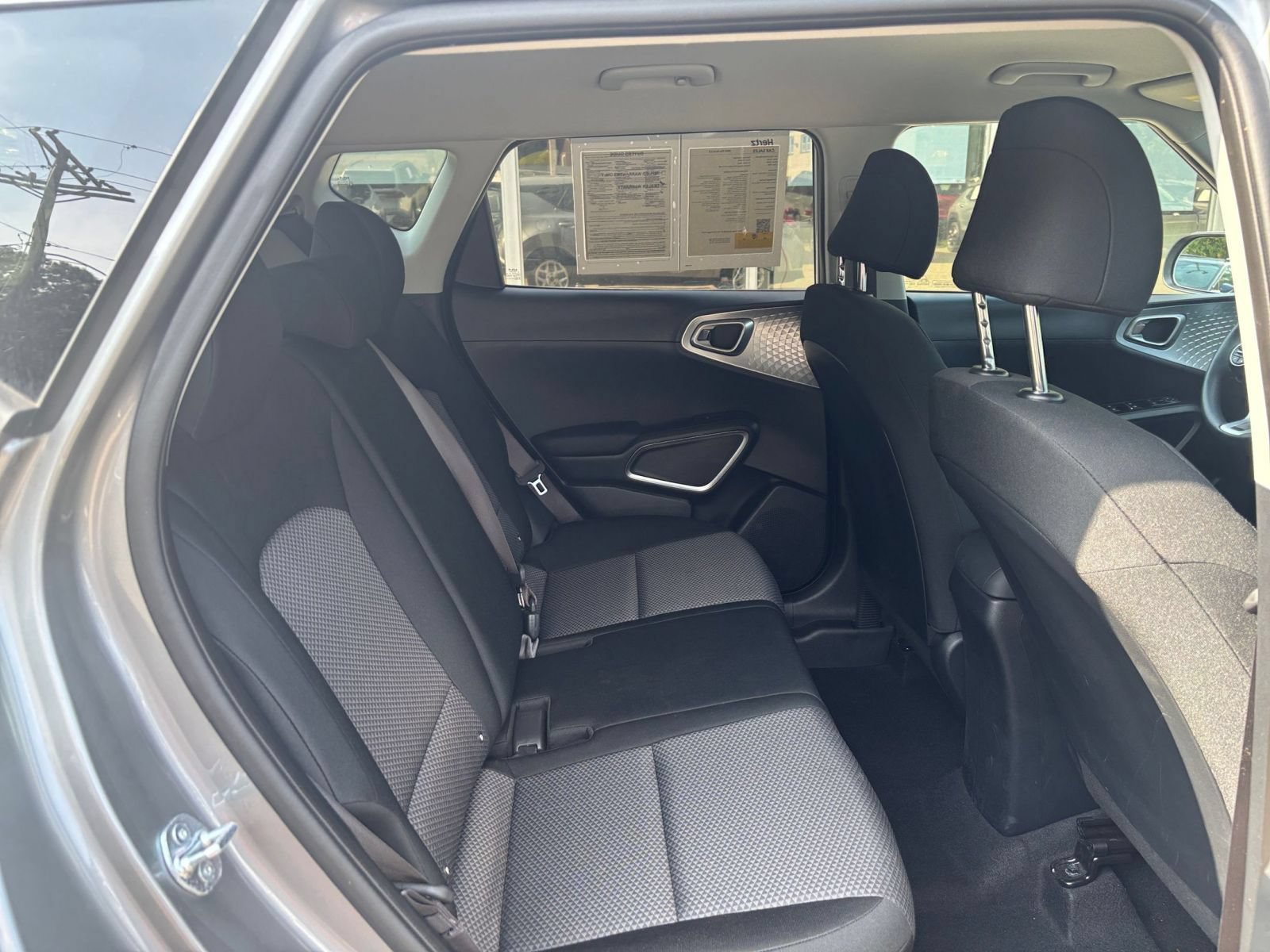 Used 2025 Kia Soul LX w/ LX Technology Package FWD image 35