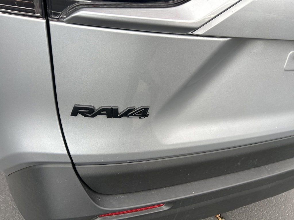 Used 2021 Toyota RAV4 XLE image 15