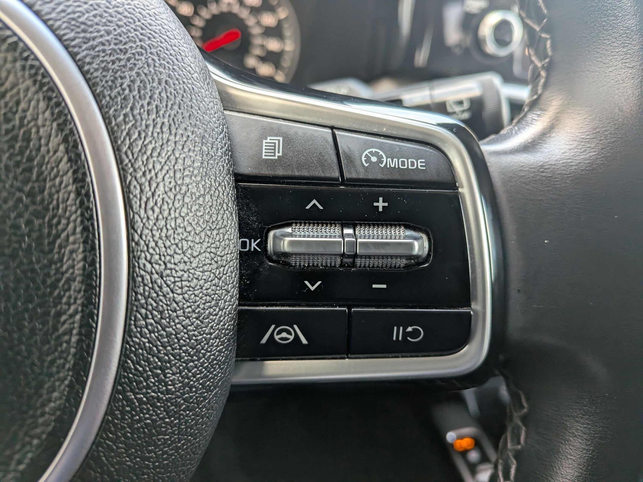 Used 2023 Kia Sorento S image 15