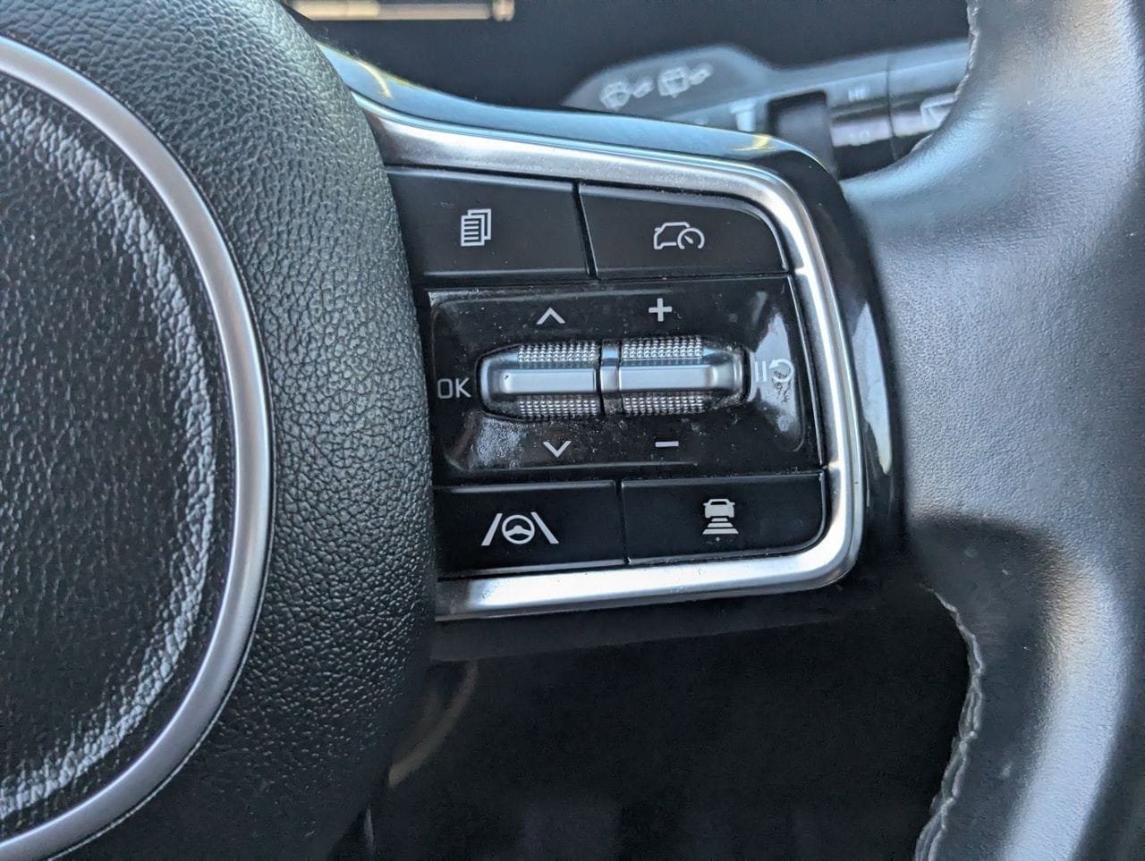 Used 2024 Kia Sorento S AWD/4WD image 30