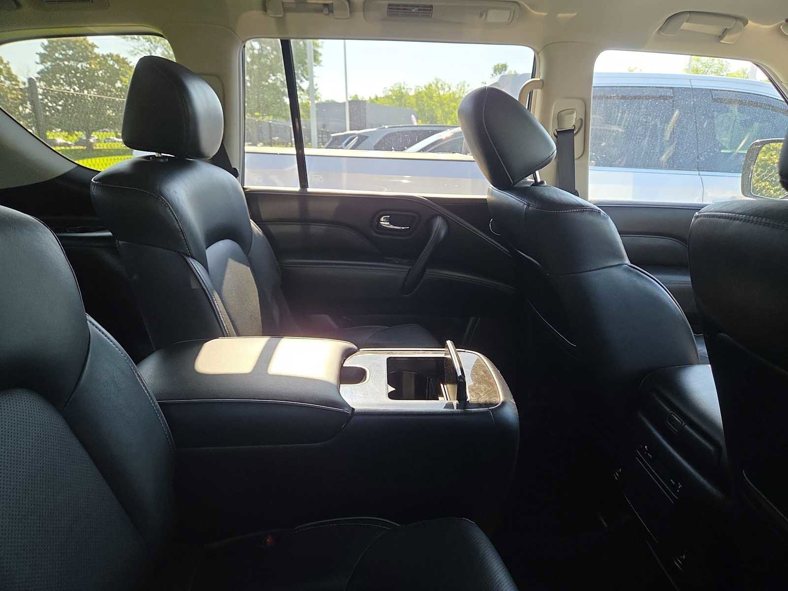 Used 2024 INFINITI QX80 Luxe RWD image 12