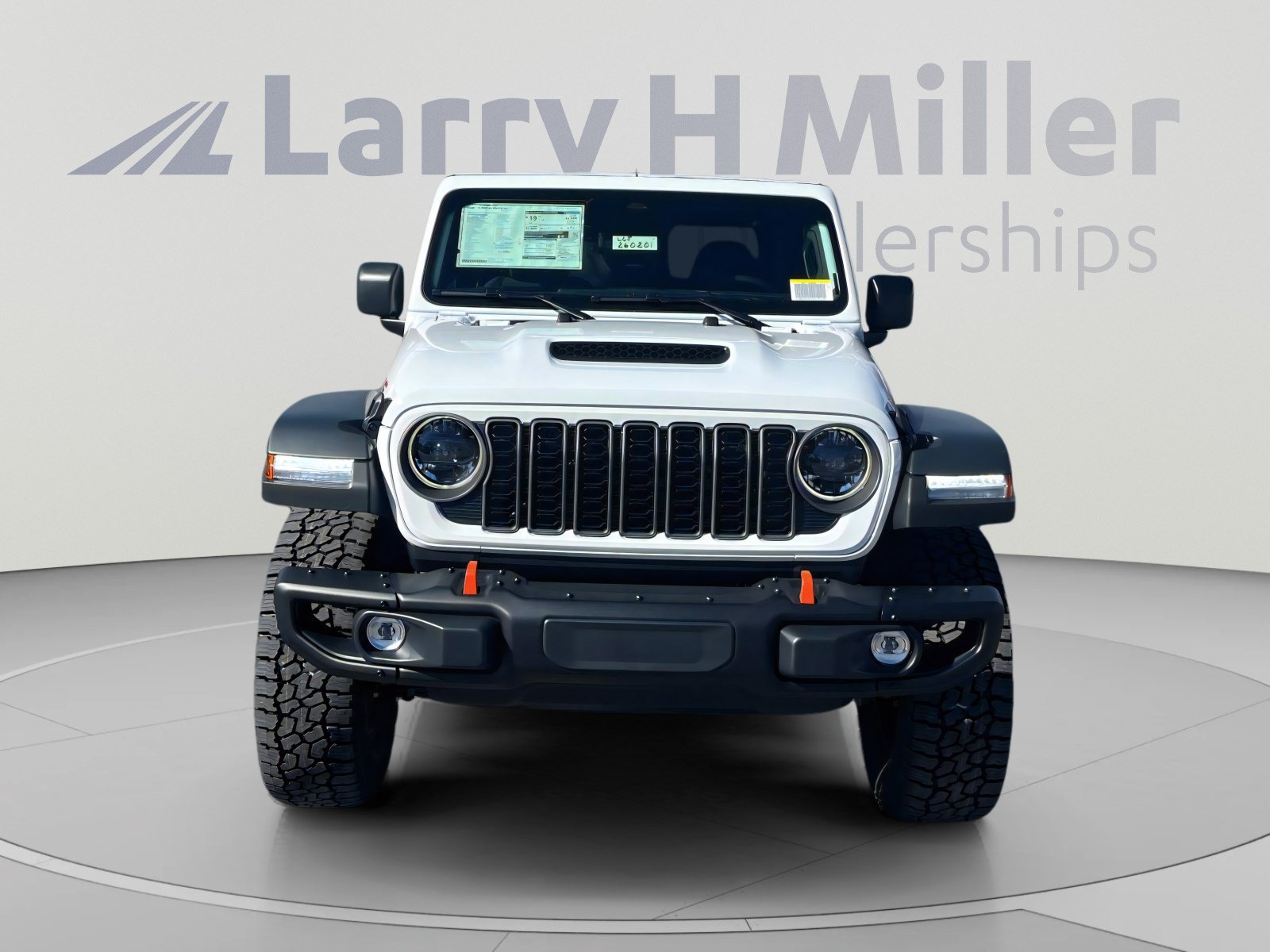 New 2026 Jeep Gladiator Mojave w/ Steel Bumper Group AWD/4WD image 8