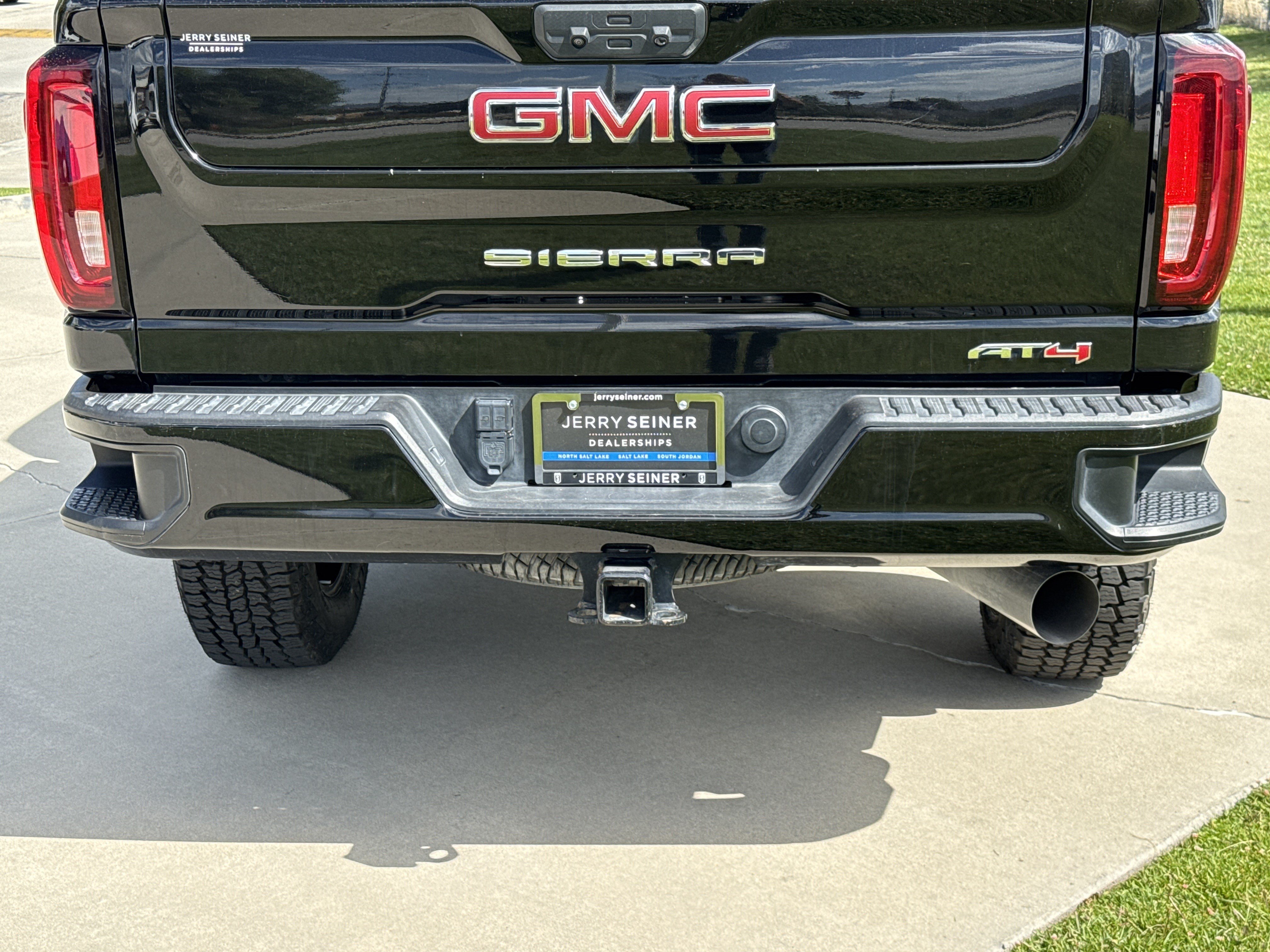 Used 2023 GMC Sierra 3500 AT4 w/ Gooseneck/5TH Wheel Package AWD/4WD image 14