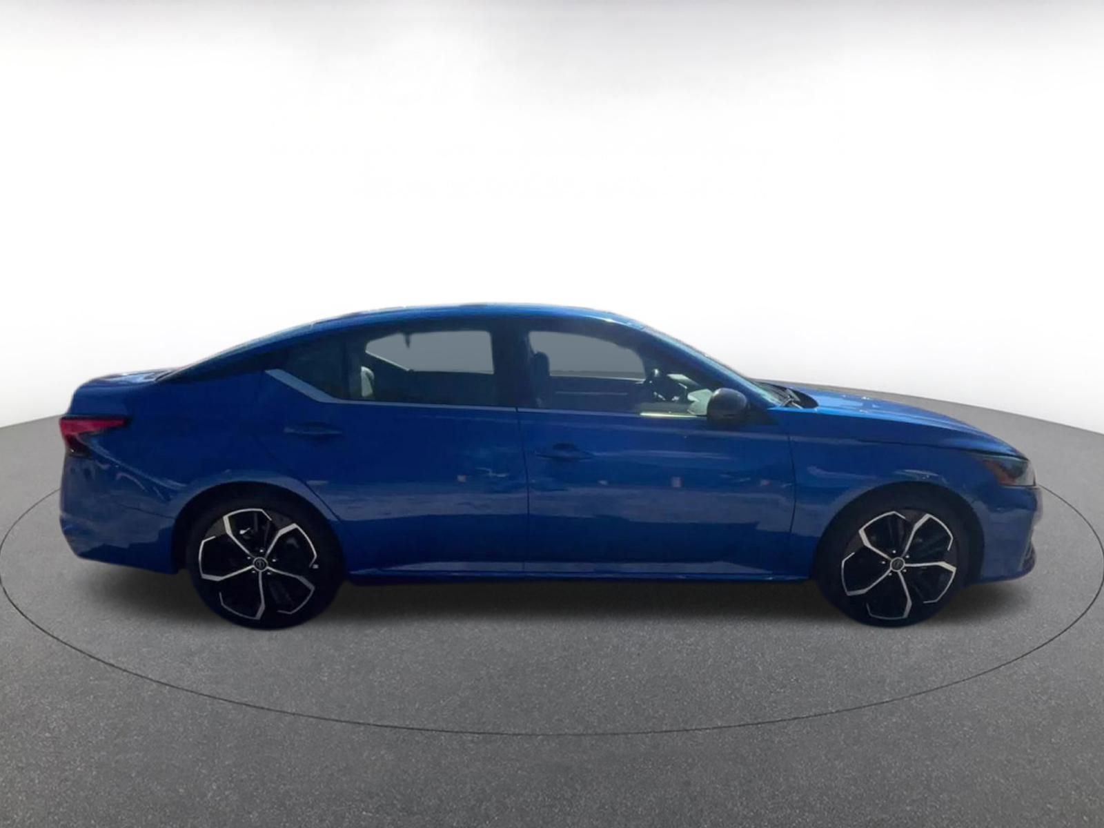 Used 2025 Nissan Altima 2.5 SR image 16